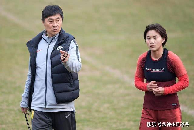 全明星回归！西蒙斯在季前赛大放异彩